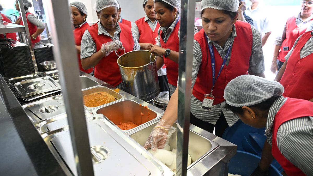 कोचीन निगम केंद्रीय योजनाओं के तहत इंदिरा कैंटीन का विस्तार करेगा