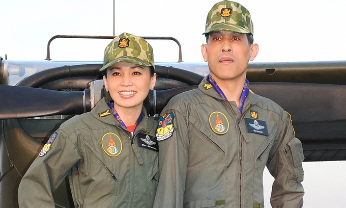 Thai King, Queen demonstrate piloting skills with personal Boeing jet
