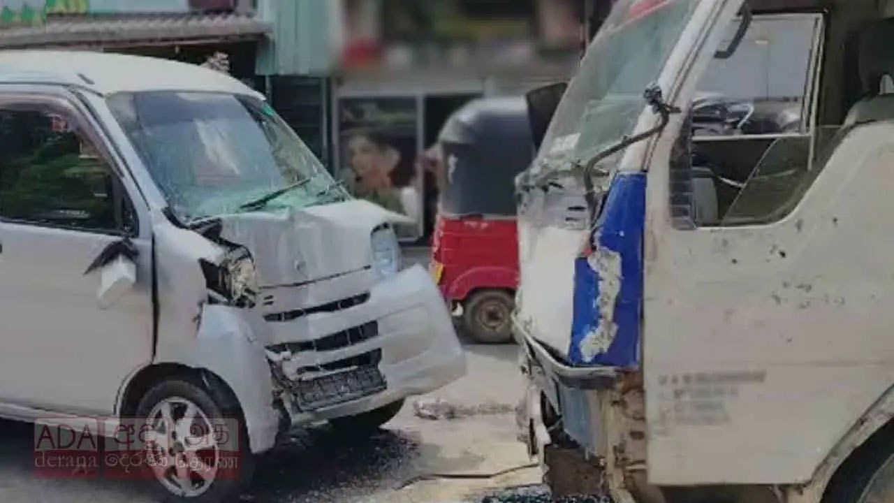 Four hurt in head-on vehicle collision in Mawanella