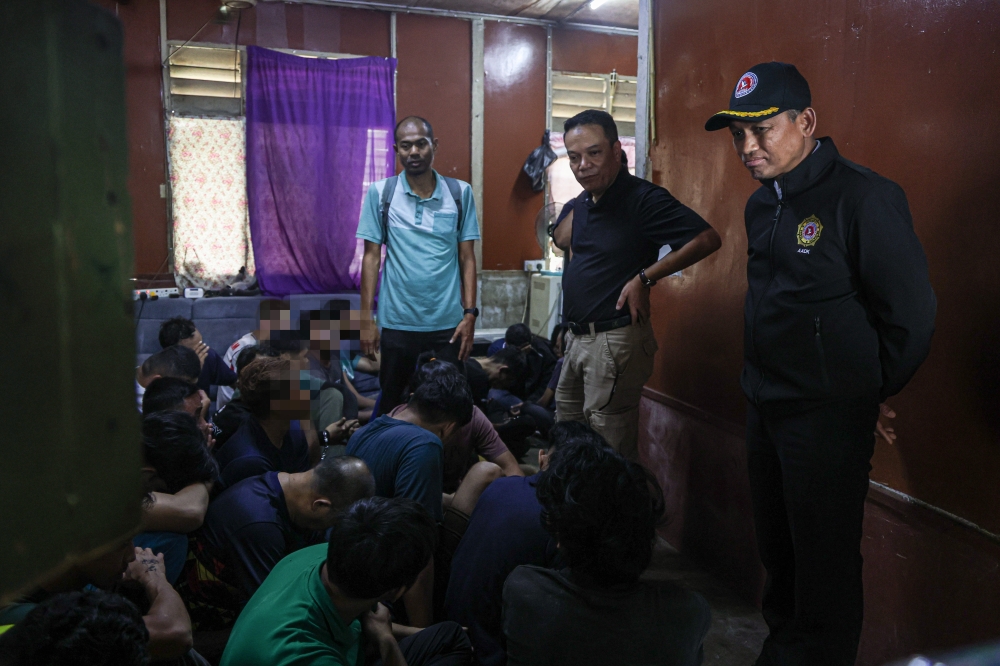 Serbuan Ketum di Selangor Tangkap 27 Lelaki Termasuk Tiga Pegawai Awam
