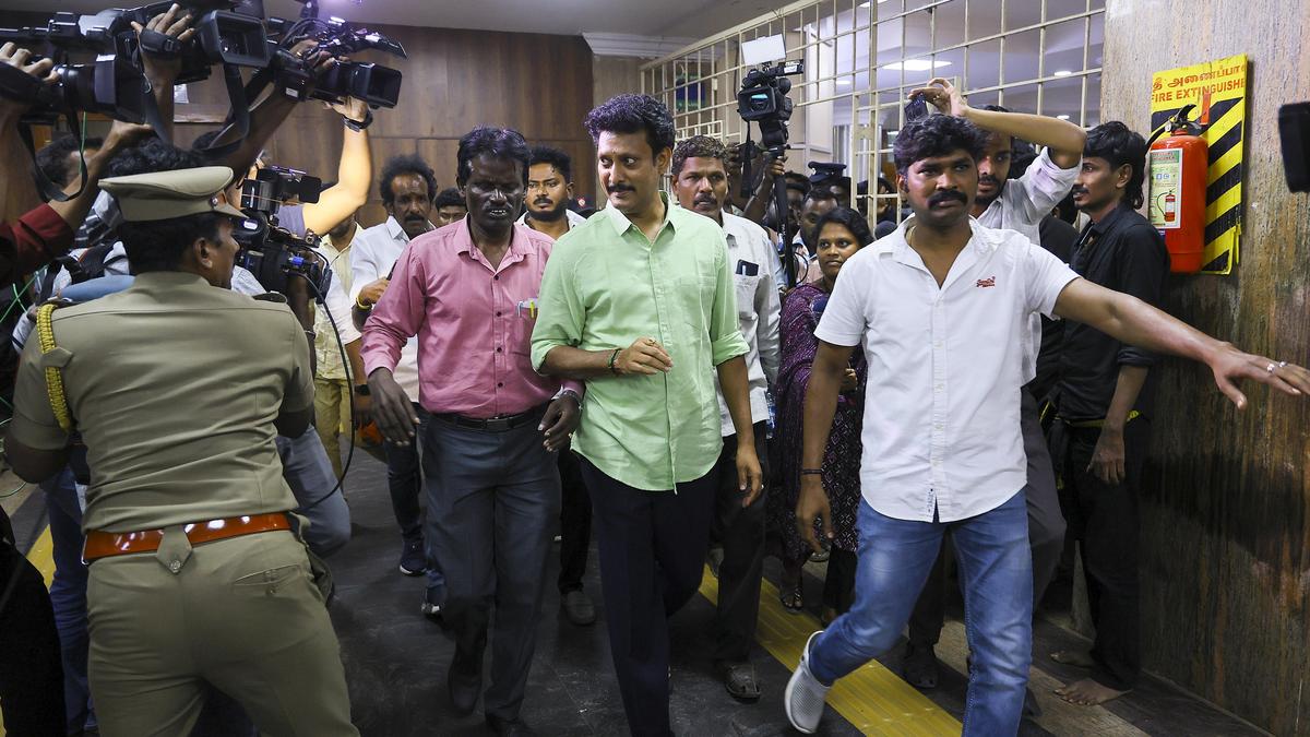 DMK के पूर्व मंत्री अनबिल महेश पोय्यमोझी ने 100 करोड़ की रिश्वत केस में जमानत के लिए आवेदन किया
