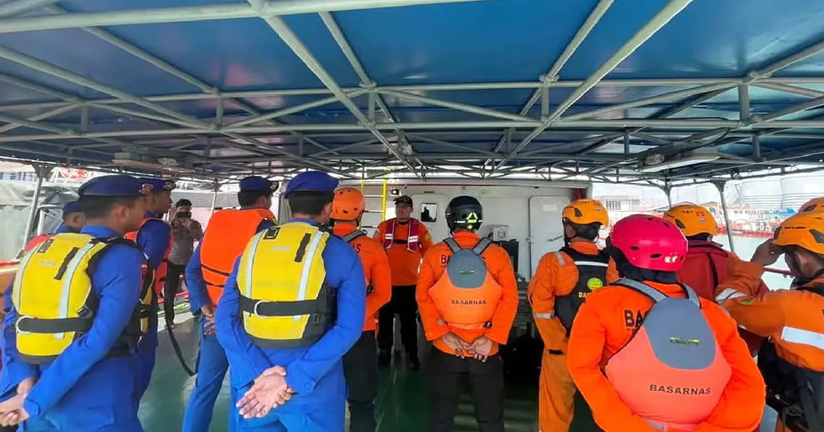 Penyelamat Indonesia Rancang Operasi Tegakkan Kapal Terbalik, 129 Hilang