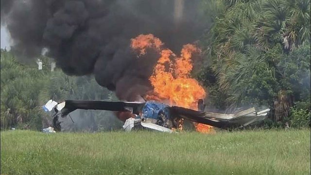 Pilot dies in small aircraft crash at Florida regional airport