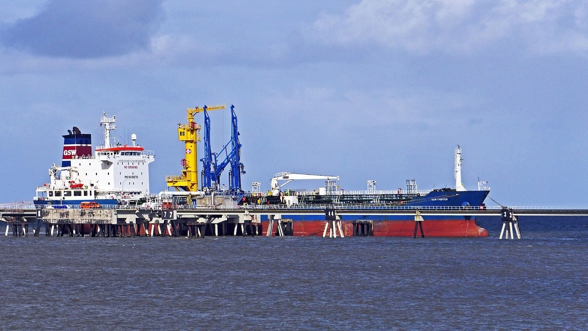 Saudi Arabia Reroutes Oil Exports via Gulf Ports After Red Sea Disruptions