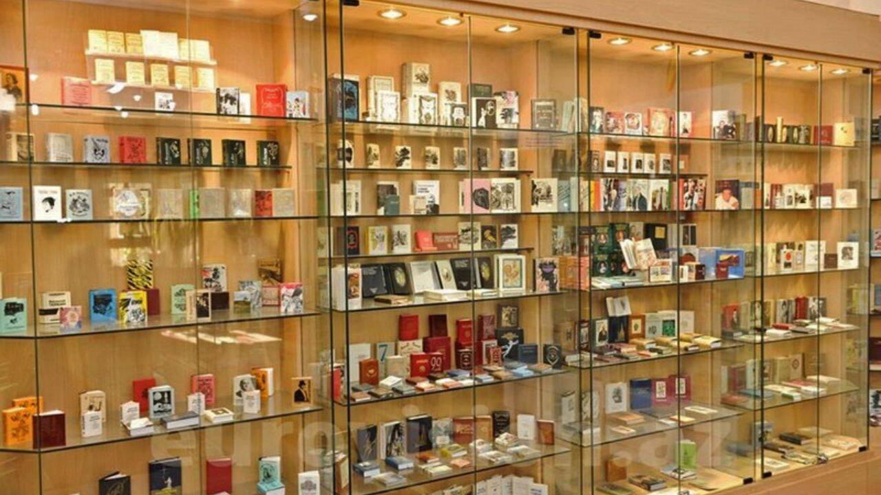 Azerbaijan woman's passion yields remarkable 8,000-book miniature collection