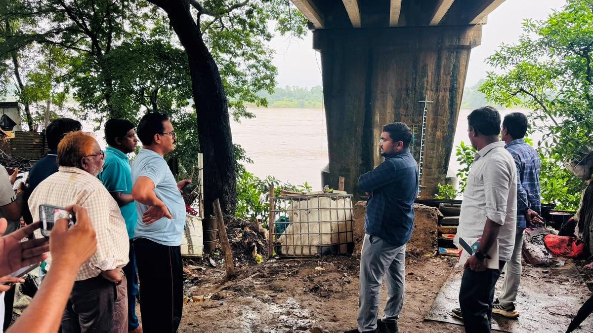 Sabari river floods trigger alert in Andhra Pradesh paddy belt
