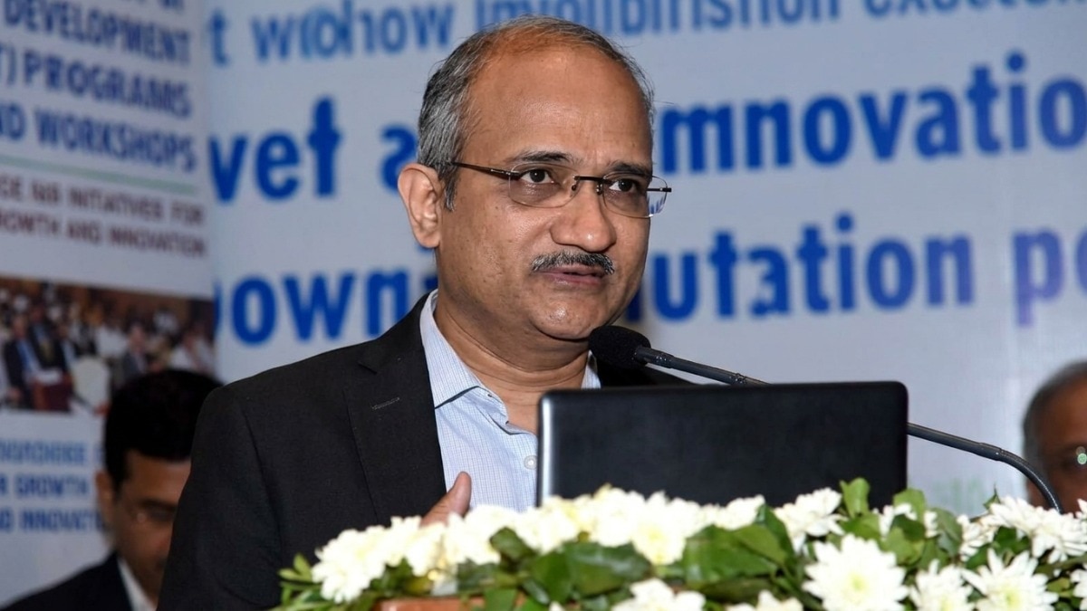 IIT-B में छात्र की मौत के बाद पूर्व निदेशक का सुझाव: BTech को 5 साल का बनाएं