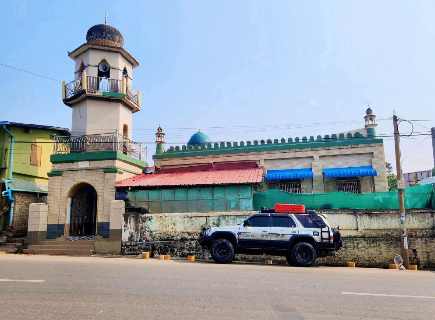 Myanmar junta detains Islamic teachers, seals mosque in Nawnghkio