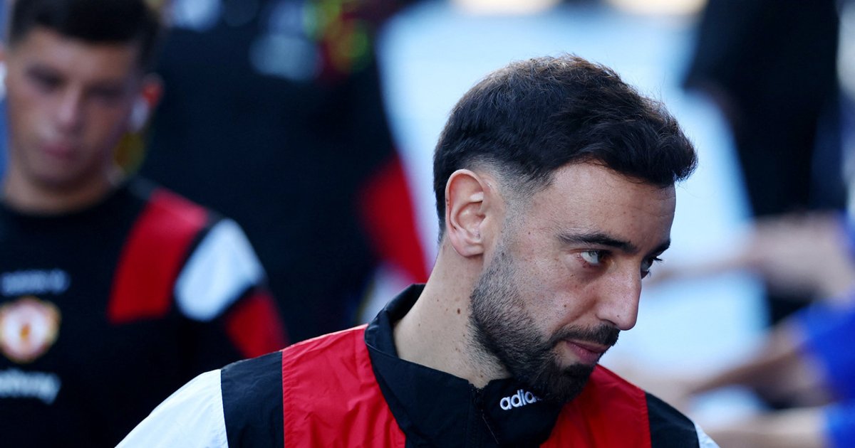 Fernandes recalled to Manchester United lineup for Chelsea clash