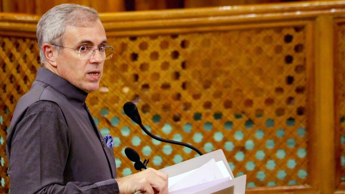 J&K CM stirs controversy with Bharat Ratna call for election chief