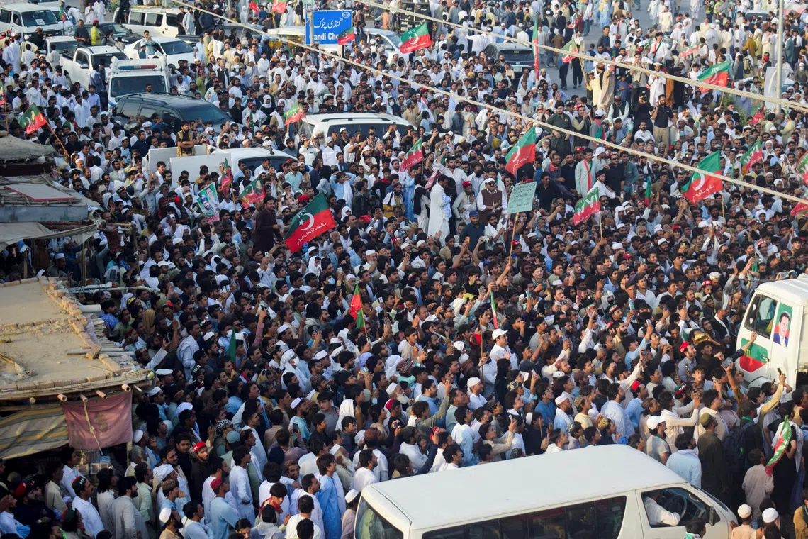 Imran Khan supporters march on Islamabad demanding ex-PM's release