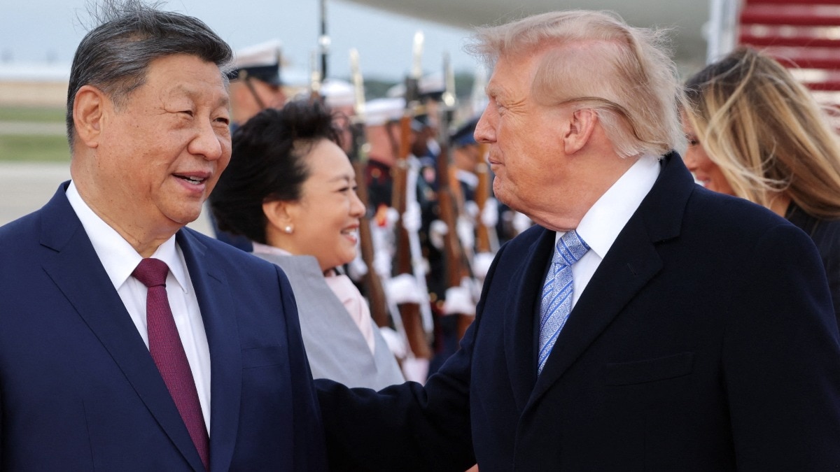 Trump Jokingly Proposes US Arms Sales to China's Xi