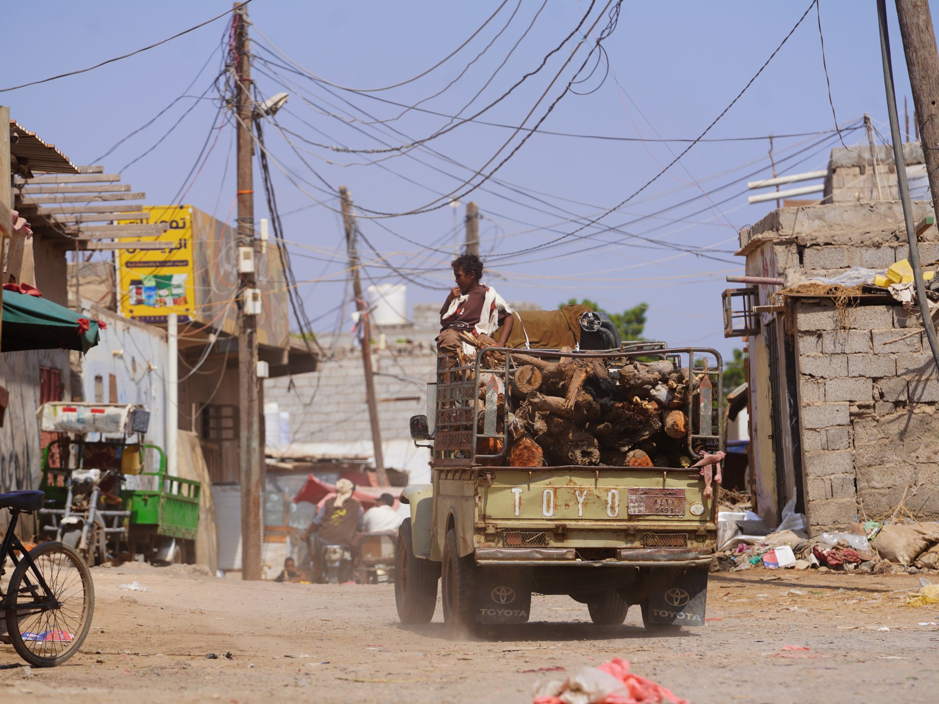 Houthis claim ballistic missile strike on Aden military installation