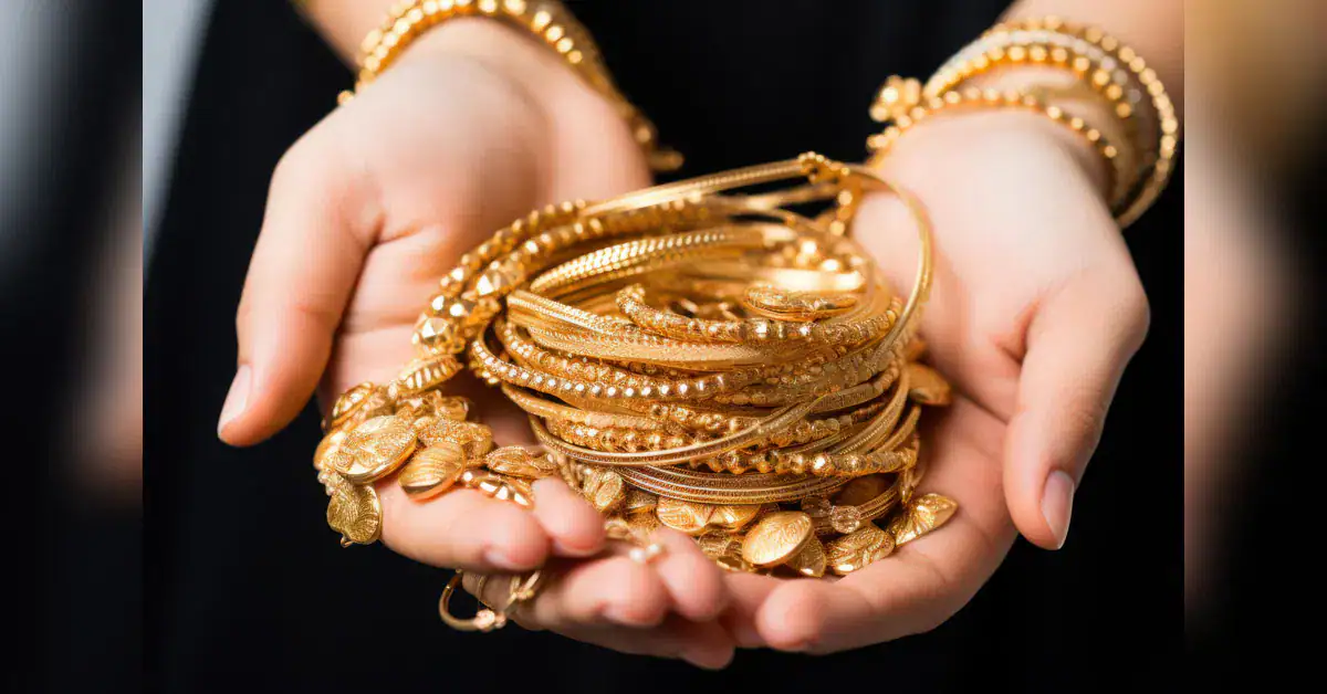 Gold hits new peaks; experts caution against chasing rally