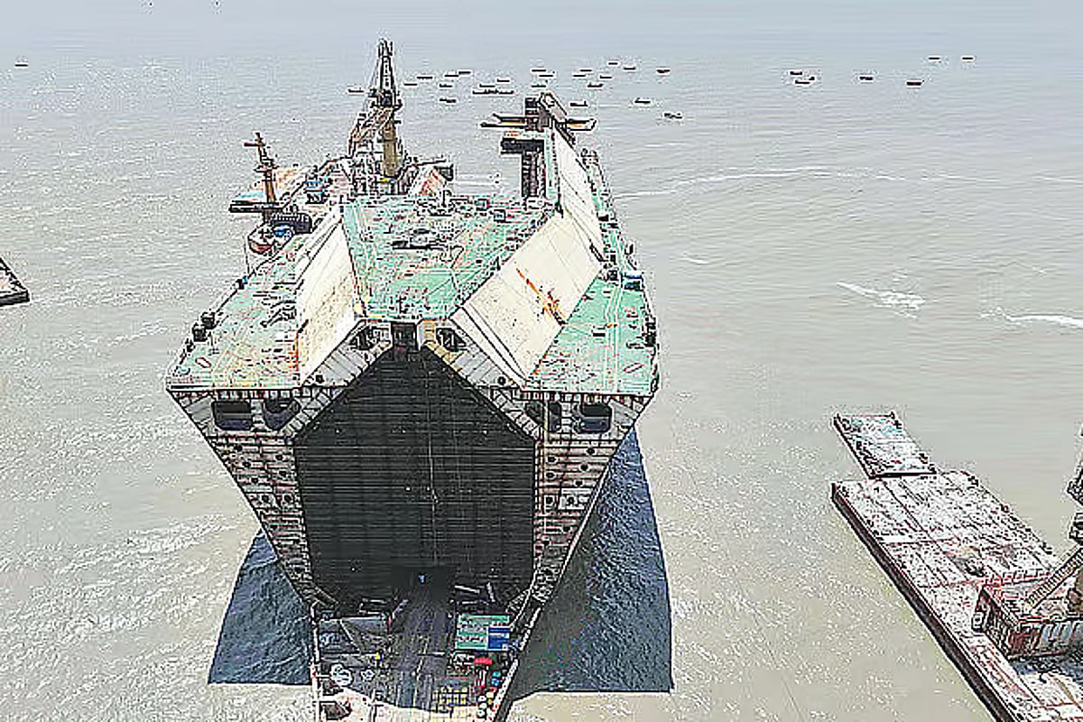 Experts release findings on ship-breaking yard deaths of 10 workers