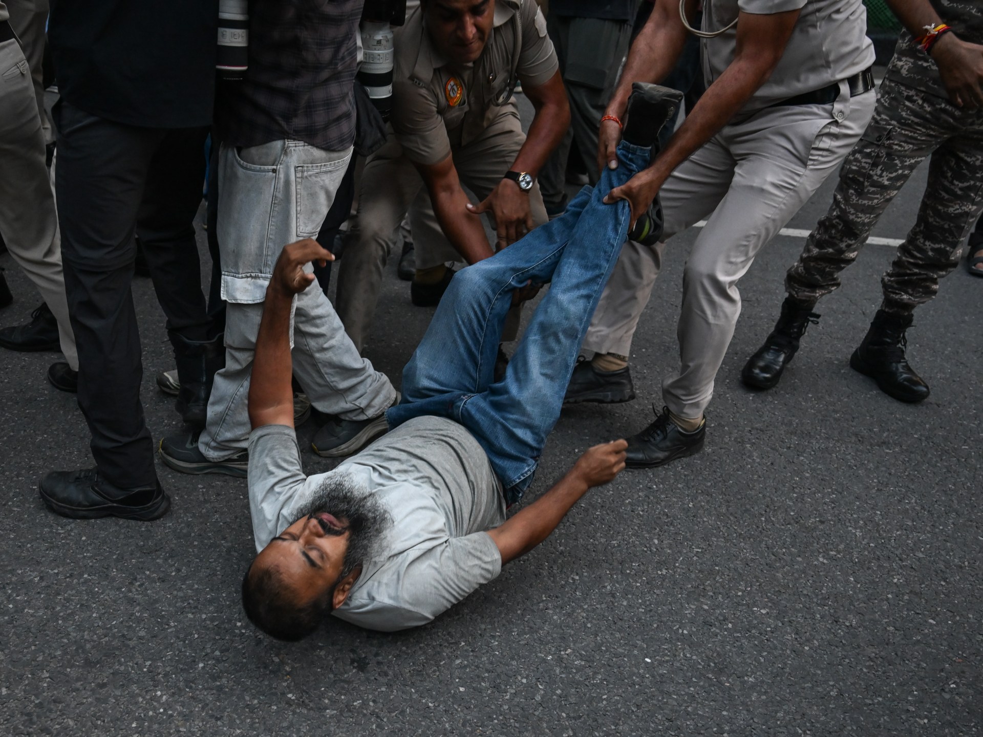 UN experts urge India to investigate alleged excessive force at protests