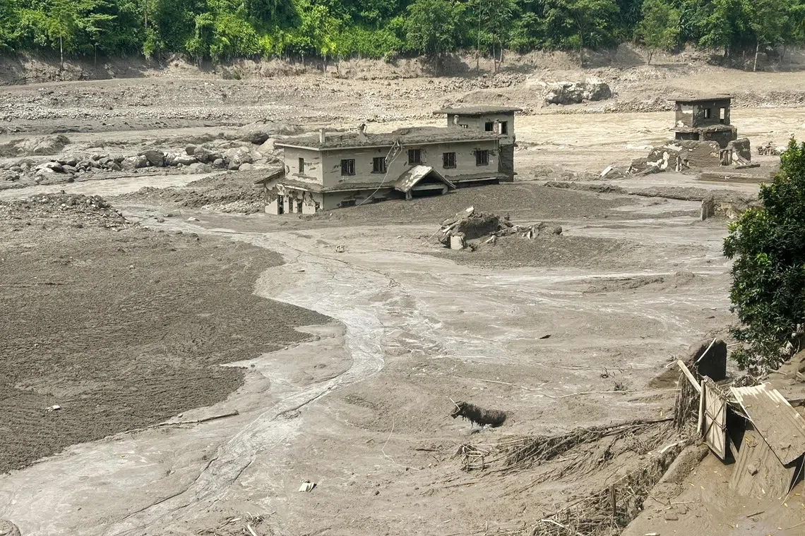 Nine South Korean workers missing in Nepal-Tibet floods