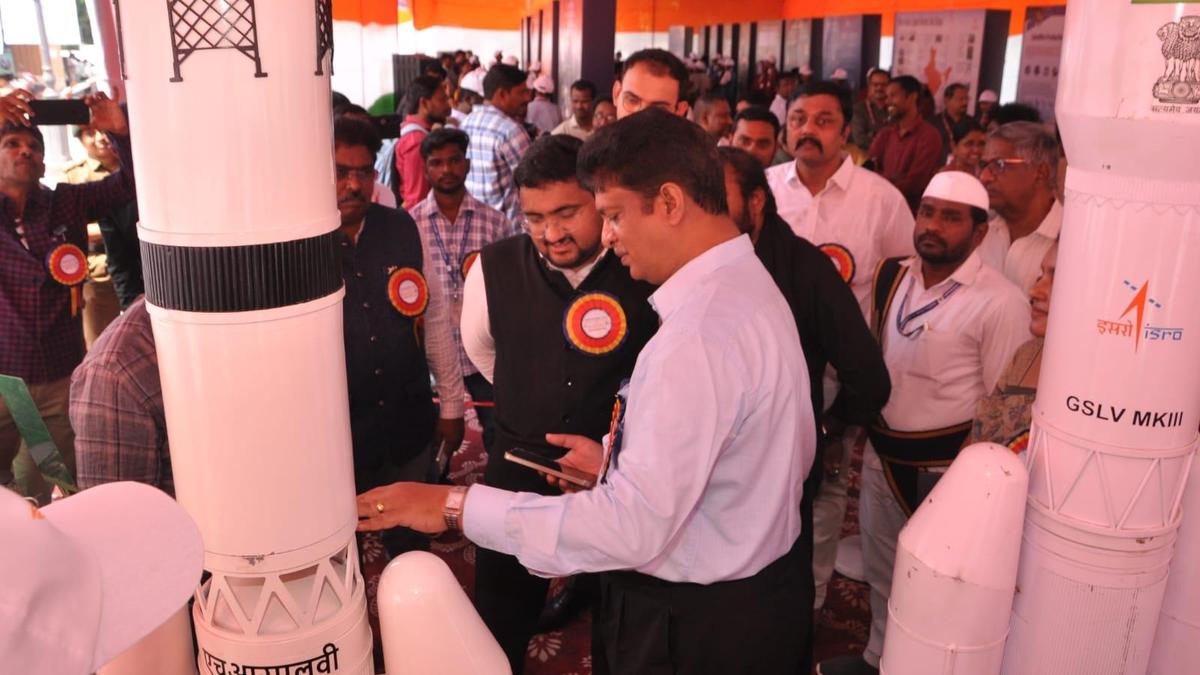 SHAR official calls for space science cells in educational institutions