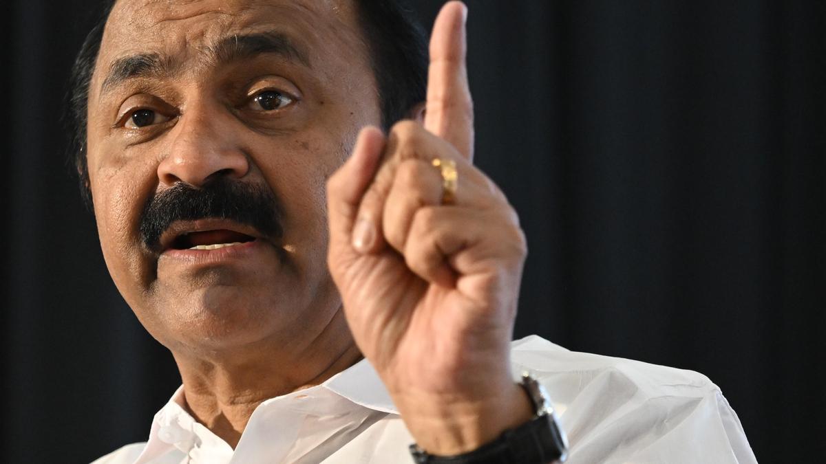 वेतन संशोधन पैनल की अवधि बढ़ाने पर विचार कर रही है केरल सरकार