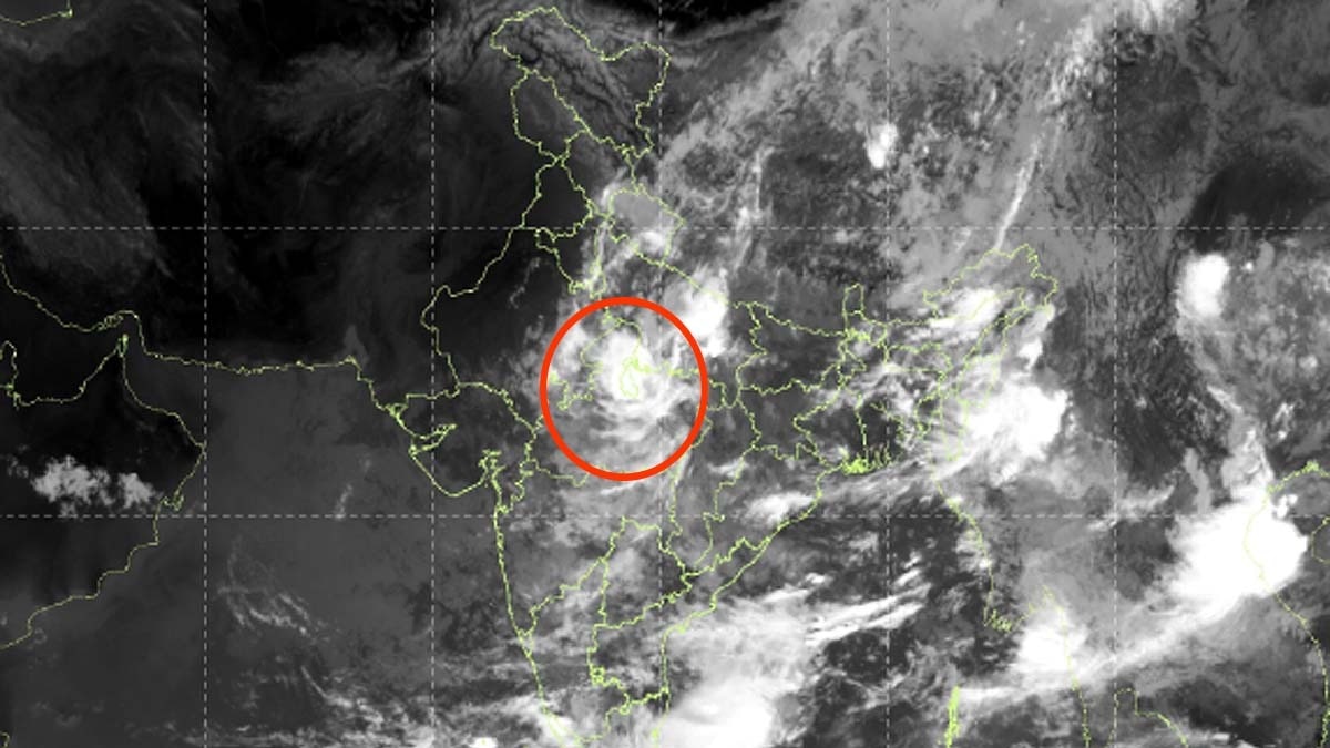 Monsoon clouds blanket eastern and central India in satellite imagery