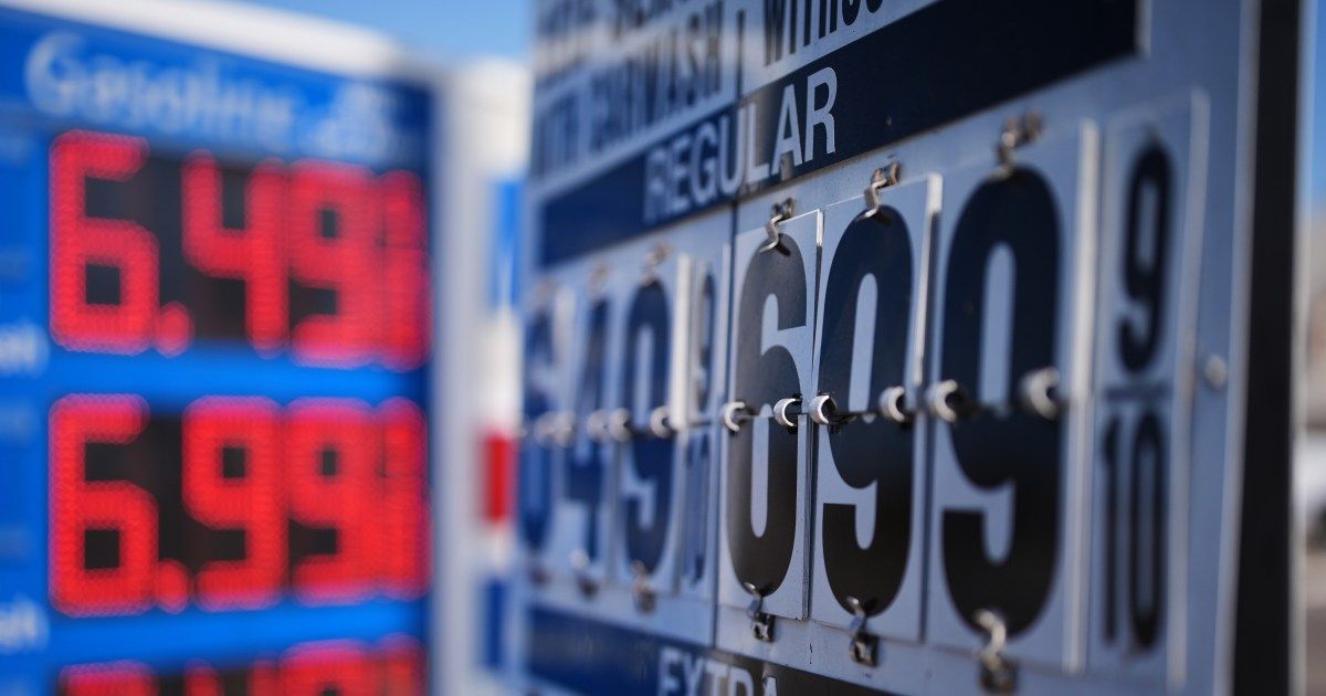 Oil supply recovery fails to cool price surge amid geopolitical tensions