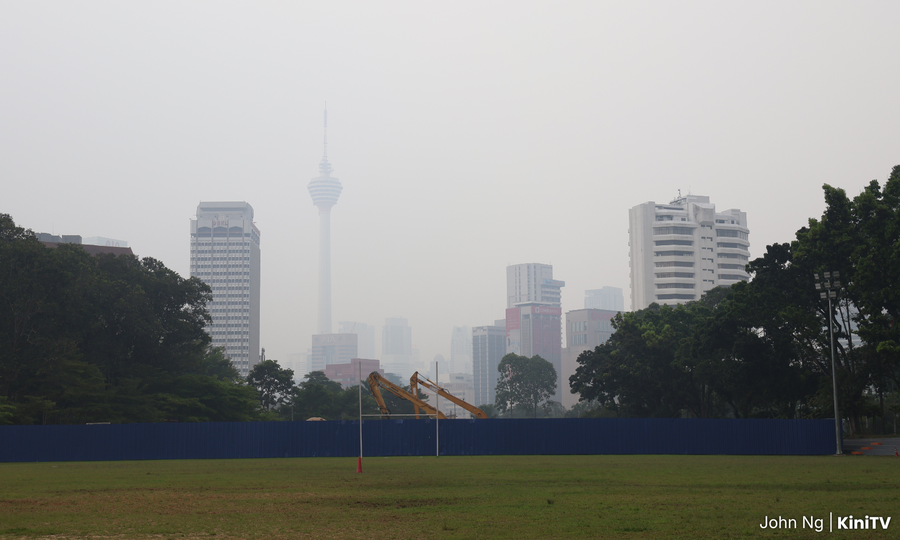 Menara Kembar hilang di balik jerebu, rakyat Malaysia buat lawak