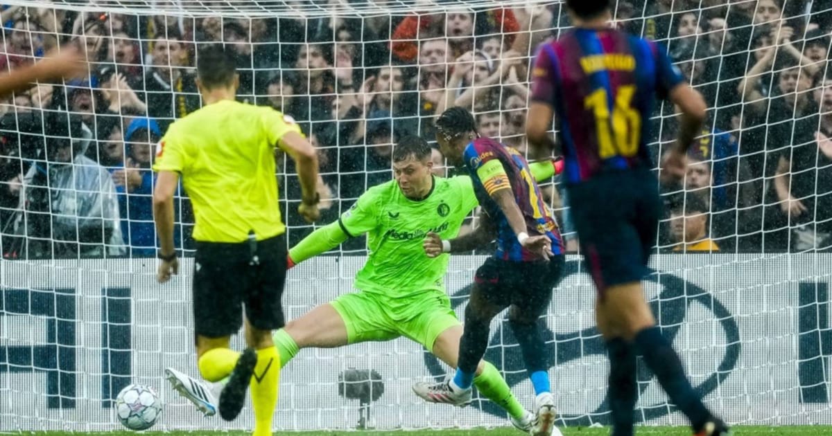 Raphinha cetak dua gol saat Barcelona belasah Feyenoord 5-1
