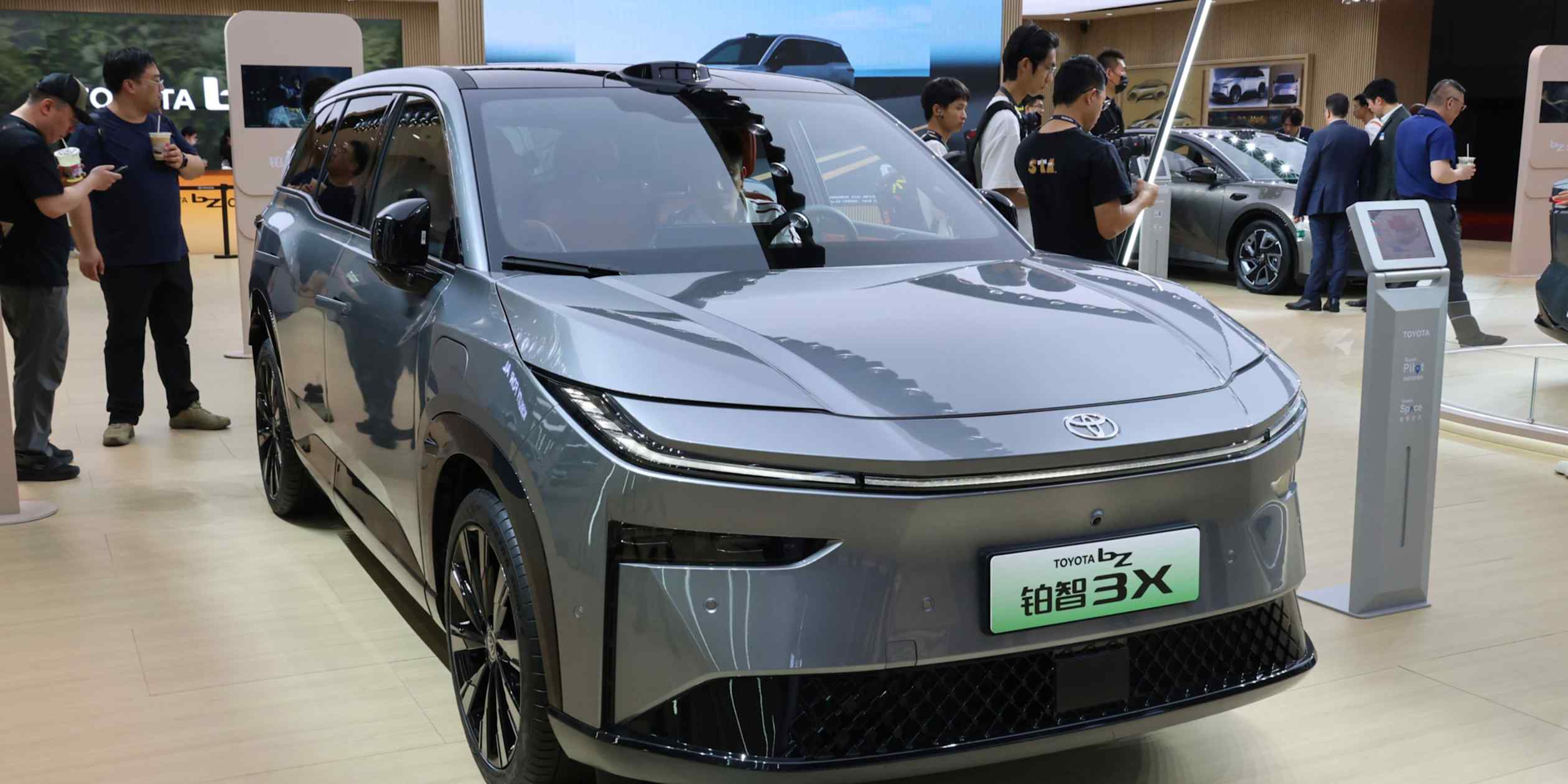 Toyota expands EV lineup with extended-range model built in China