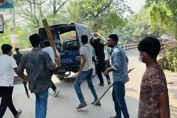 Three police officers hurt as violence erupts at banned student march in Gopalganj