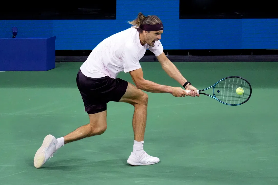 Zverev advances to US Open fourth round after defeating Tabilo