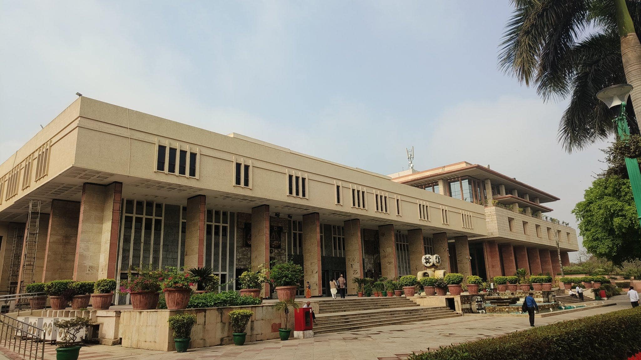 Delhi HC to urgently hear petitions by CJP leaders, AISA chief