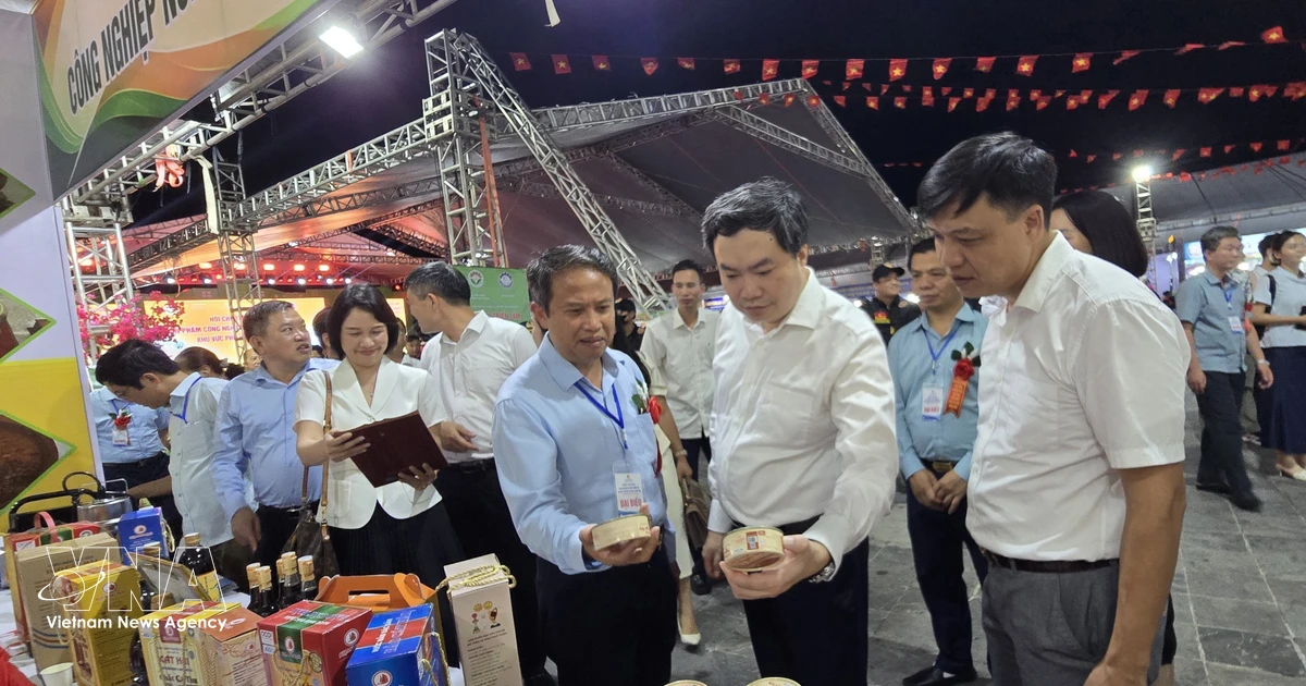 Nearly 500 booths highlight northern Vietnam's rural industrial products