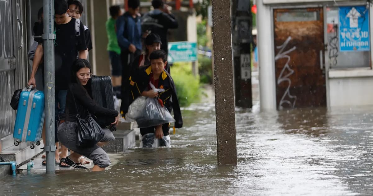 Banjir Bangkok paksa ribuan penduduk mencari tempat perlindungan