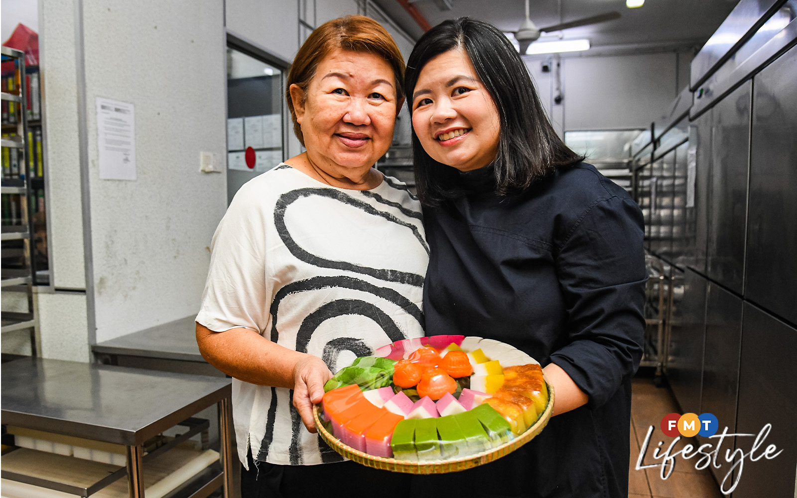 Tinggalkan Kerjaya Korporat, Yvonne Ho Teruskan Warisan Kuih Ibu