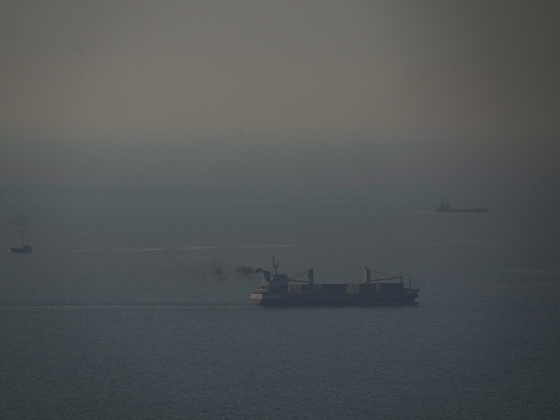 US military escort operations facilitate Gulf oil exports amid regional tensions