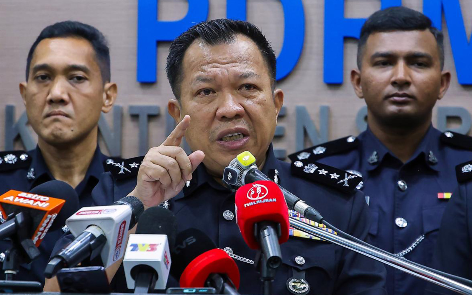 Polis tunggu laporan psikiatri pelajar yang serang guru dengan kapak di Kuching