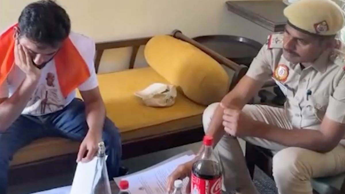 Delhi police visit activist's residence ahead of tricolour march