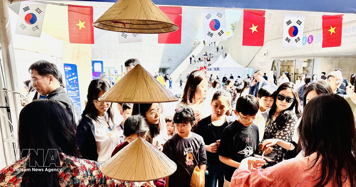 Vietnam displays cultural heritage at South Korean festival