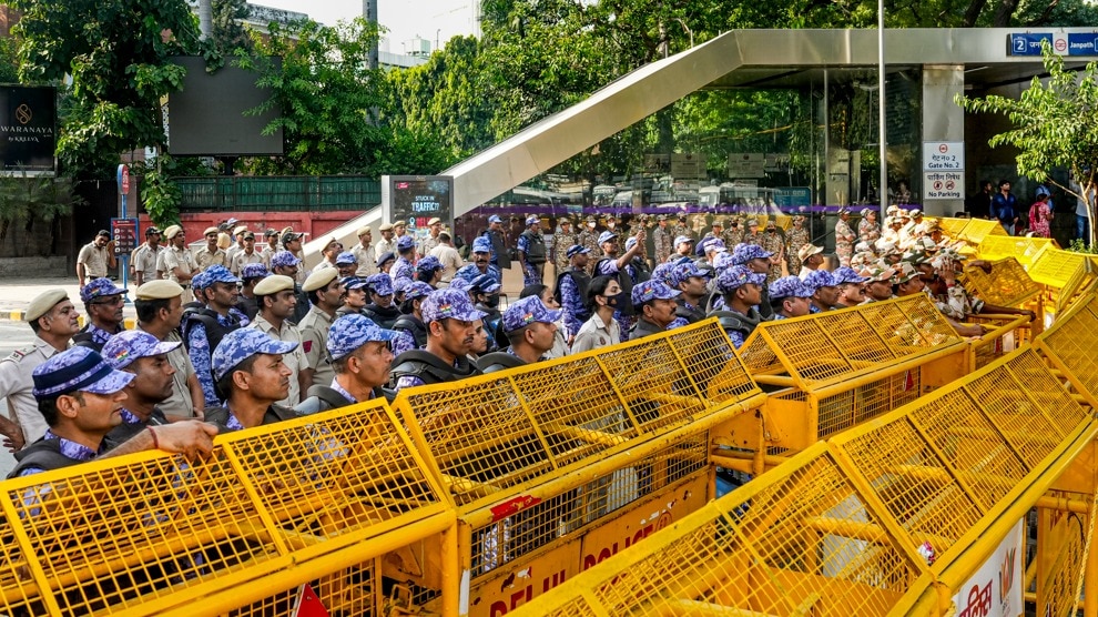दिल्ली पुलिस ने CJP प्रदर्शन को अनुमति देने से इंकार किया, मेट्रो स्टेशन बंद करने का आदेश