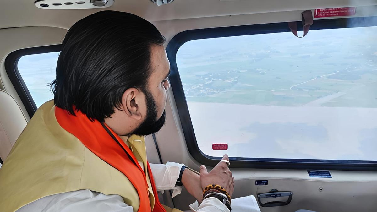 Bihar CM surveys flood damage as Nepal deluge swells Gandak river