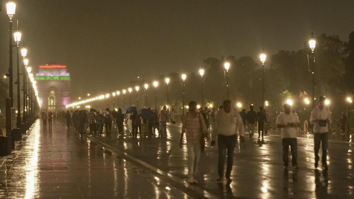 Delhi imposes strict pollution curbs as winter smog season approaches