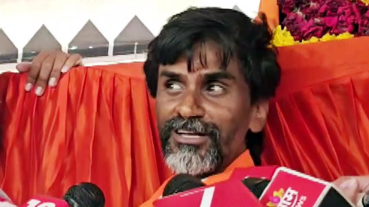 जलना कलेक्टर ने मनोज जरांगे पाटील से भूख हड़ताल वापस लेने की अपील की