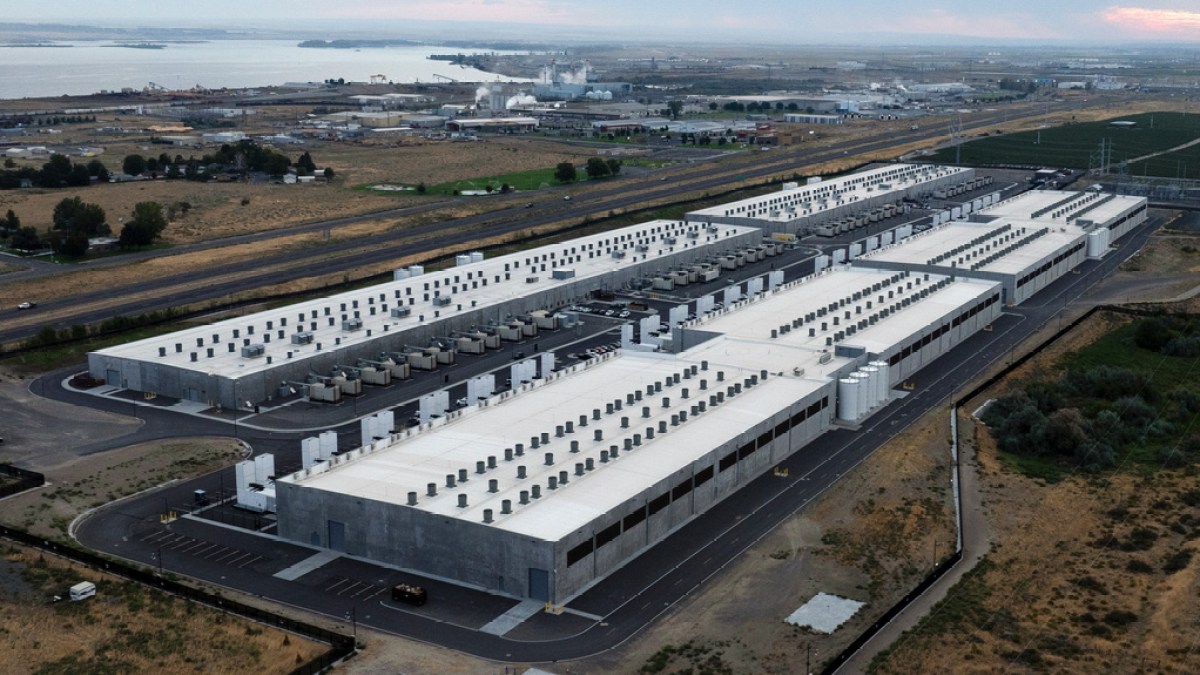 Trump pushes US communities to welcome data centre expansion