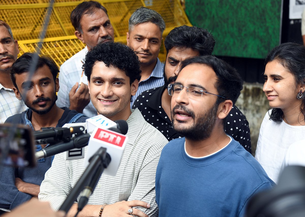 ভারতীয় দল নেতাদের অনুপ্রবেশের অভিযোগে কারাগারে পাঠায়