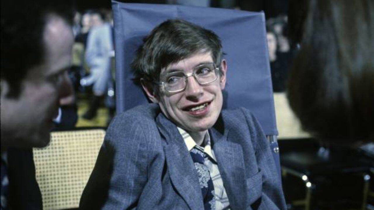 Hawking's Perspective on Human Evolution Resurfaces in Public Discourse