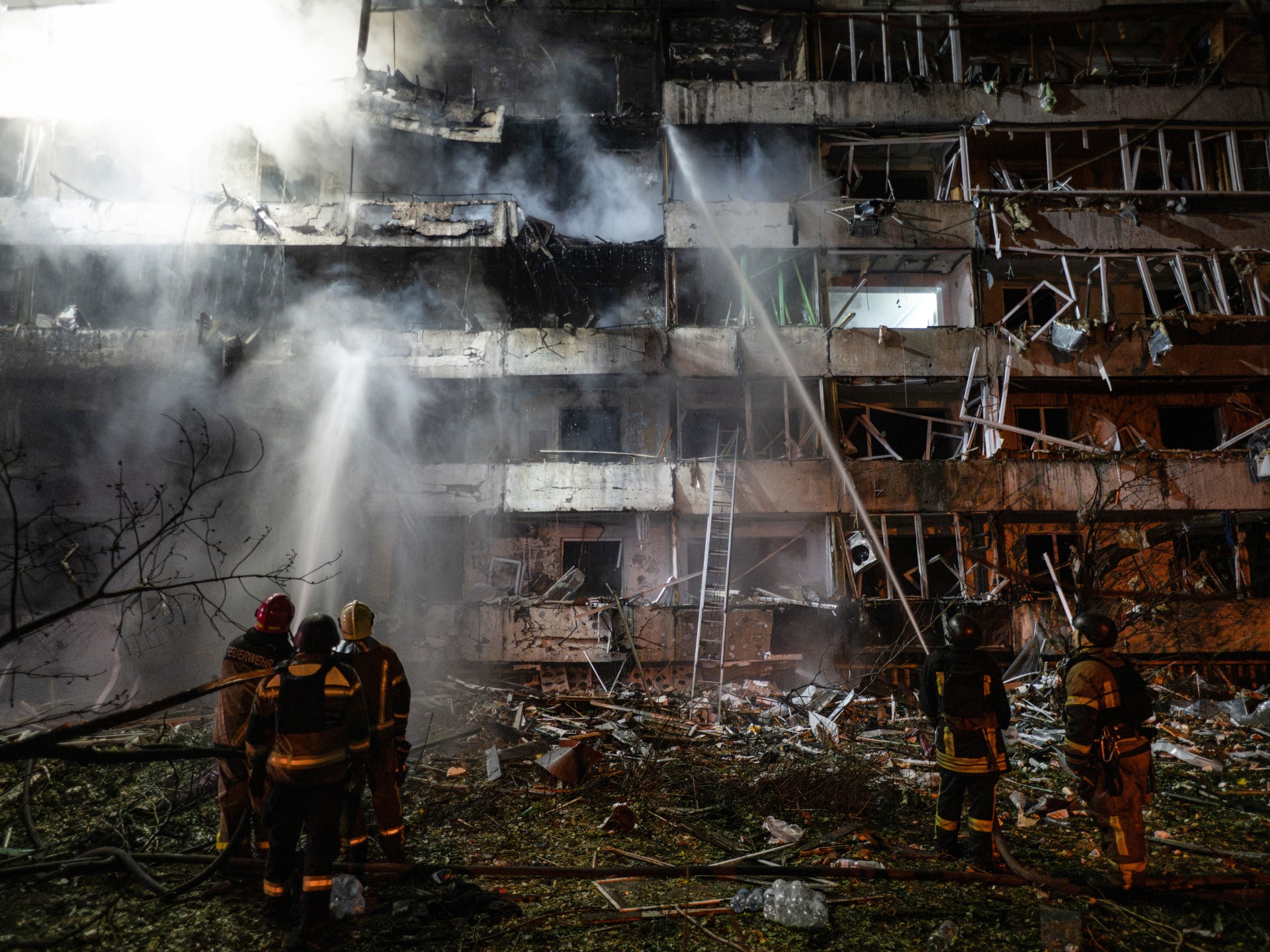 Russian strikes kill six across Ukraine, leave Kyiv without power