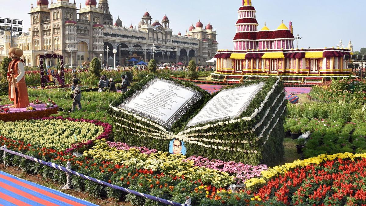 दशहरे पर कन्नड़ साहित्य को बढ़ावा देने के लिए निकली पुस्तक रथ यात्रा
