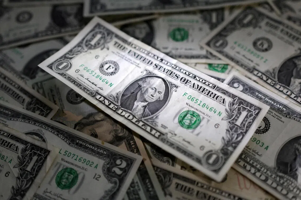 US dollar surges to seven-week peak amid geopolitical tensions
