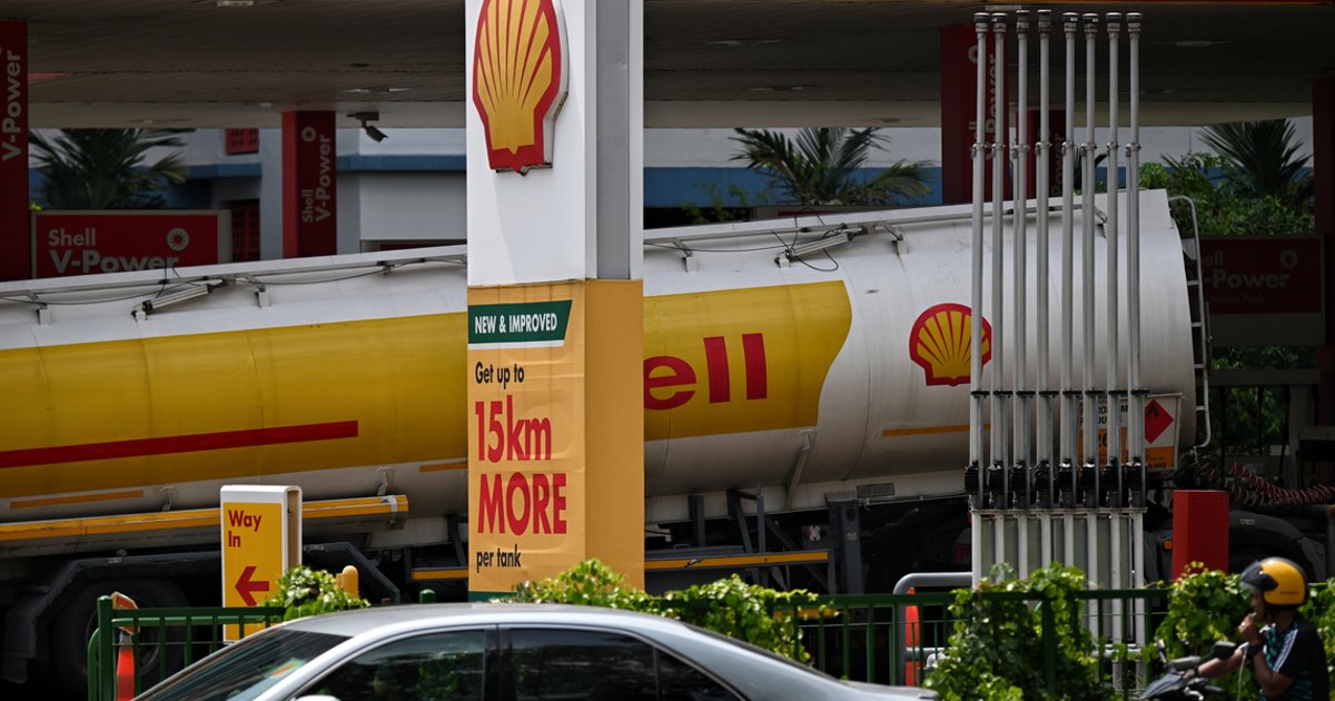 Shell posts bumper profits as refining margins hit record highs