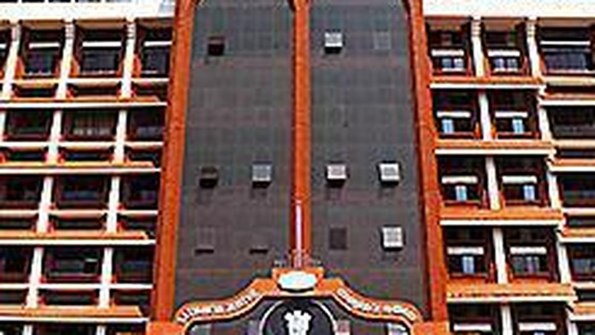 Kerala High Court orders SBI to refund cyberfraud victim ₹3.73 lakh